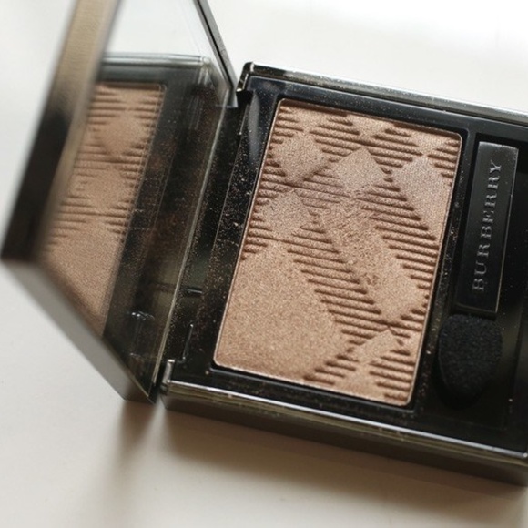 Burberry Other - BURBERRY Sheer Eyeshadow PALE BARLEY Burberry Other - BURBERRY Sheer Eyeshadow PALE BARLEY